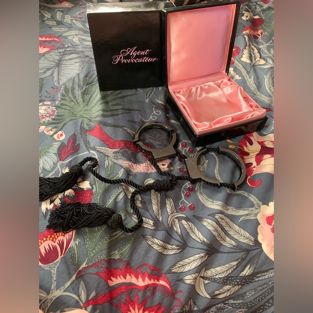 Agent provocateur  Handcuffed, tassel, bracelets